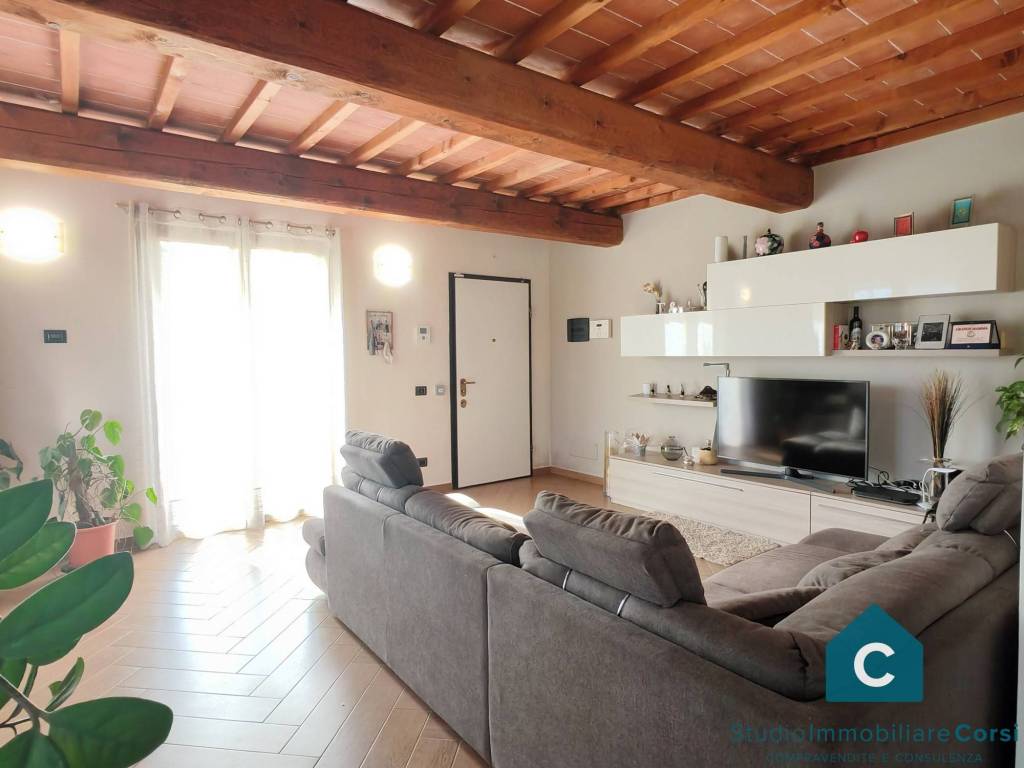 casa indipendente in vendita a Prato in zona Fontanelle