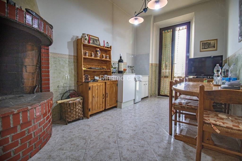 appartamento in vendita a Prato in zona Fontanelle