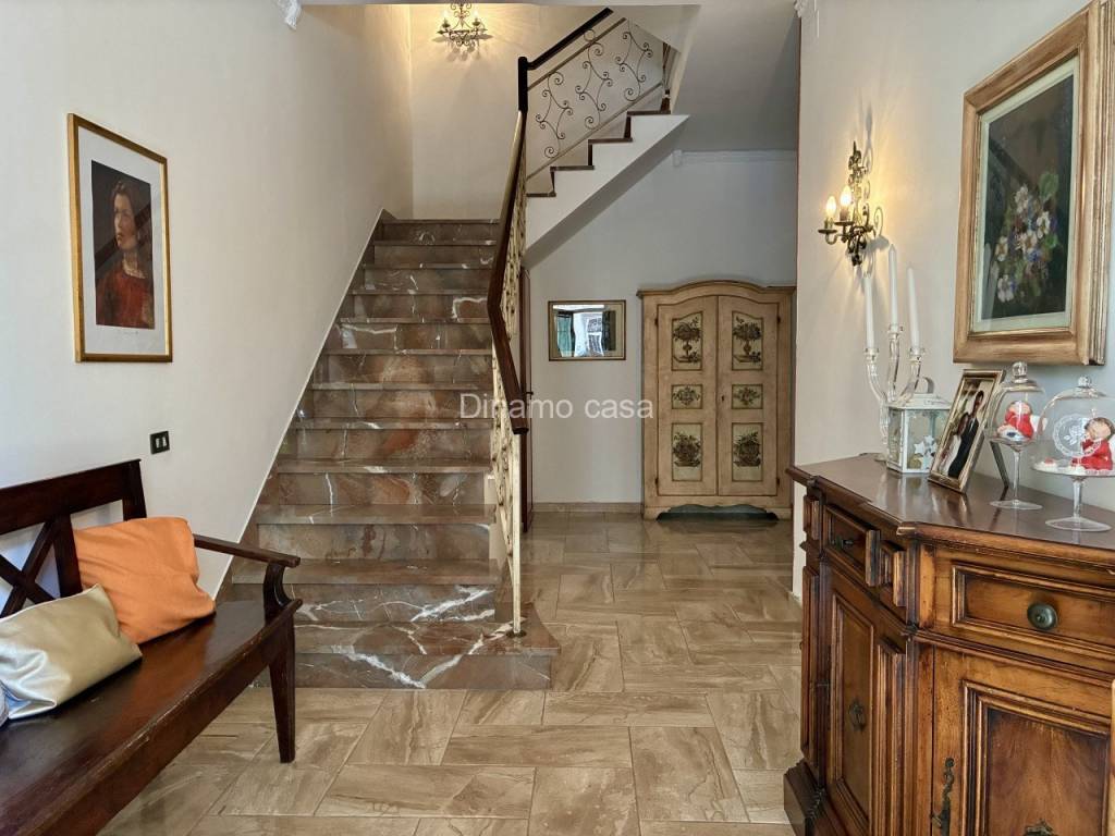 casa indipendente in vendita a Prato in zona Viaccia