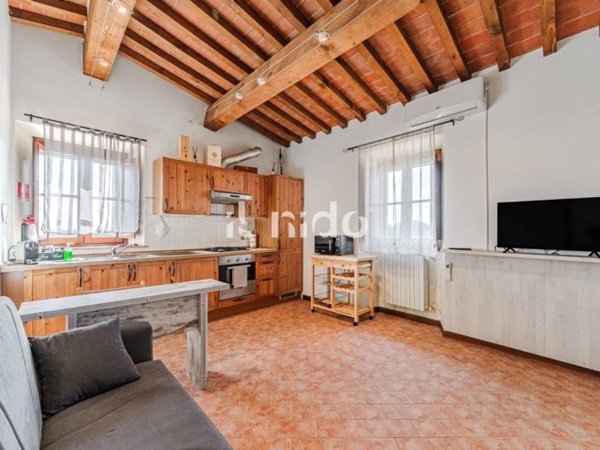 appartamento in vendita a Prato in zona Paperino