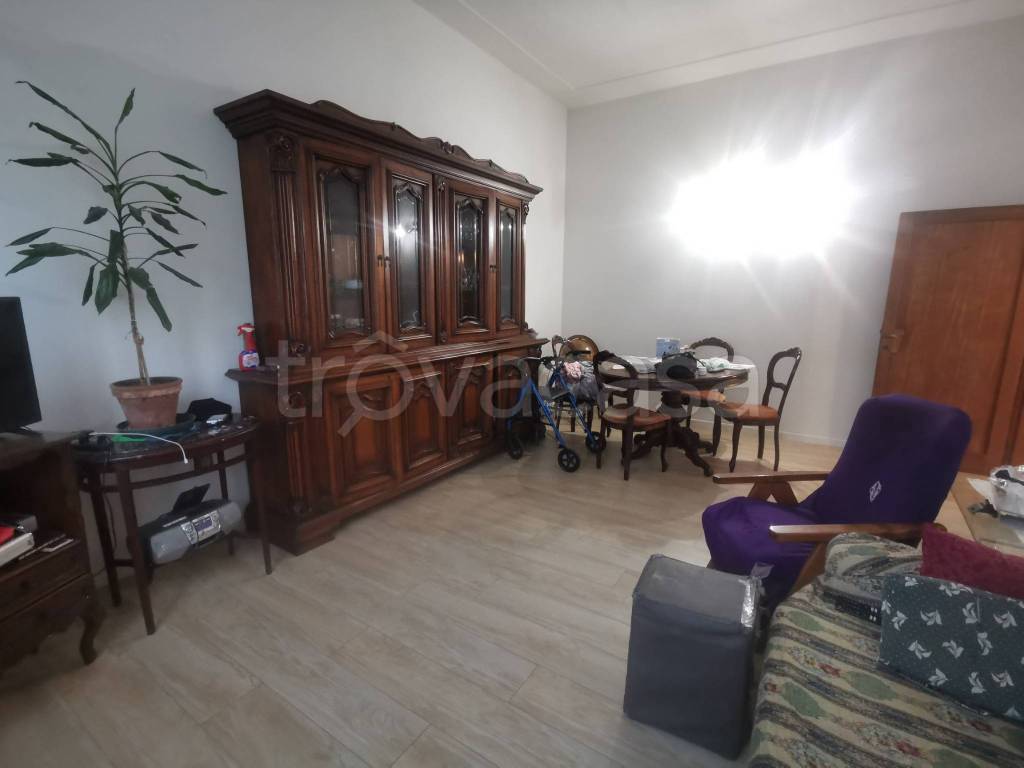 casa indipendente in vendita a Prato