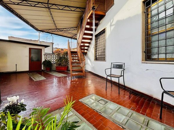 casa indipendente in vendita a Prato in zona Viaccia