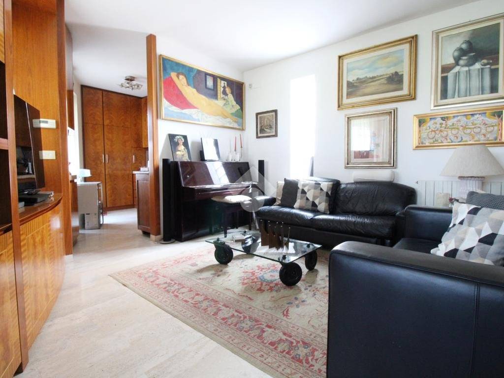 casa indipendente in vendita a Prato in zona Coiano