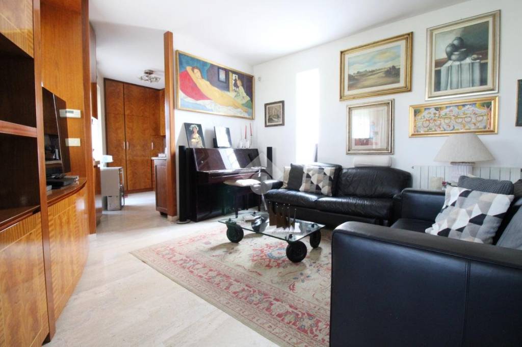 casa indipendente in vendita a Prato in zona Coiano