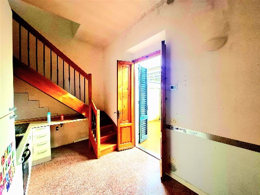 appartamento in vendita a Prato in zona Tavola