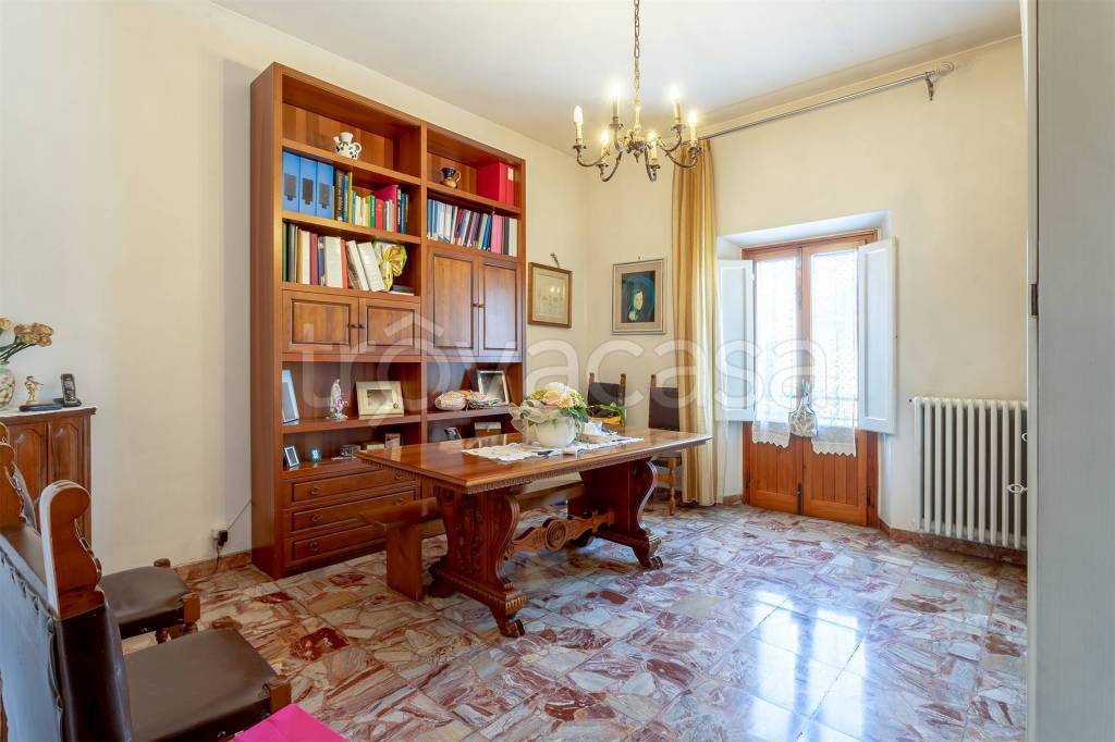 casa indipendente in vendita a Prato in zona Sant'Ippolito