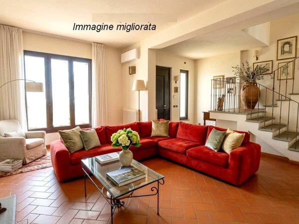 casa indipendente in vendita a Prato