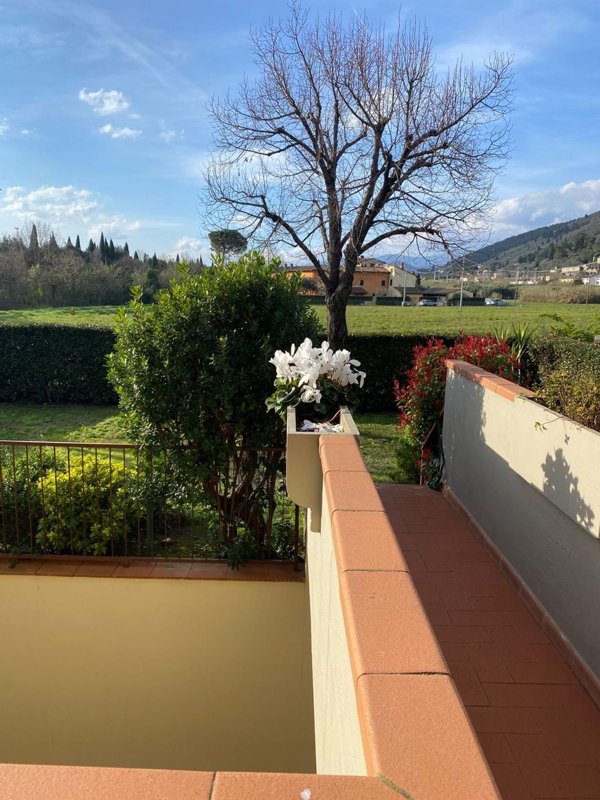 casa indipendente in vendita a Prato in zona La Querce