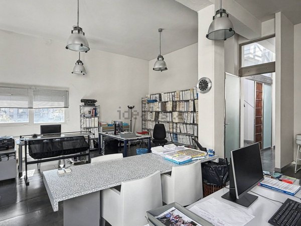 ufficio in vendita a Prato