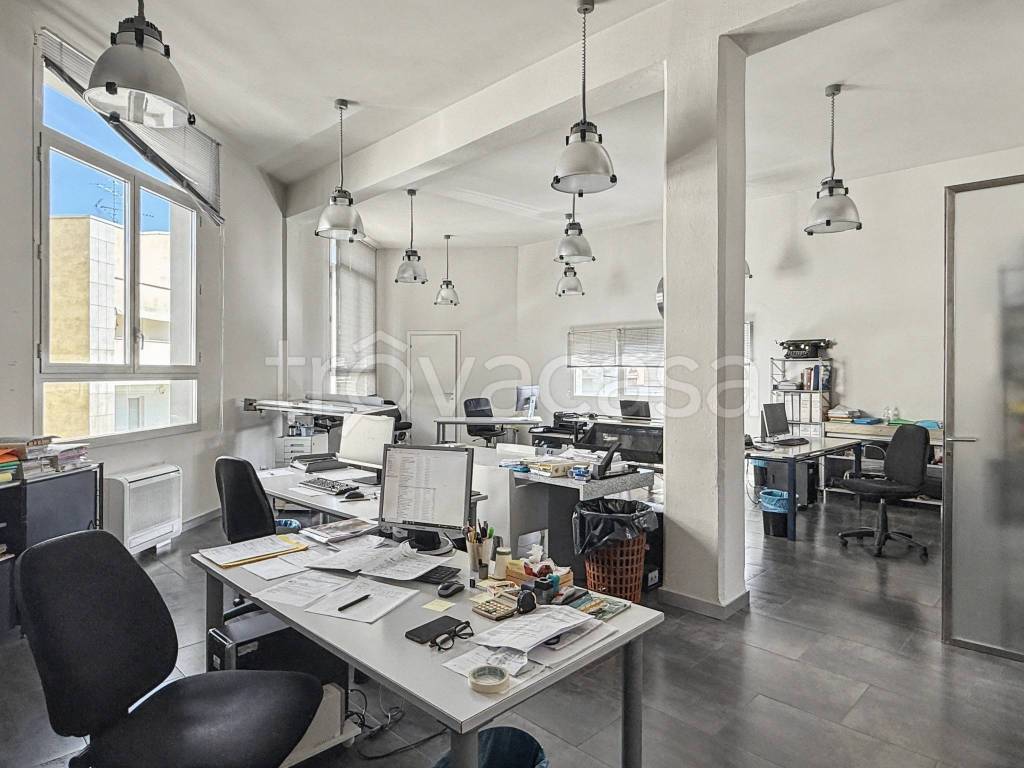 ufficio in vendita a Prato