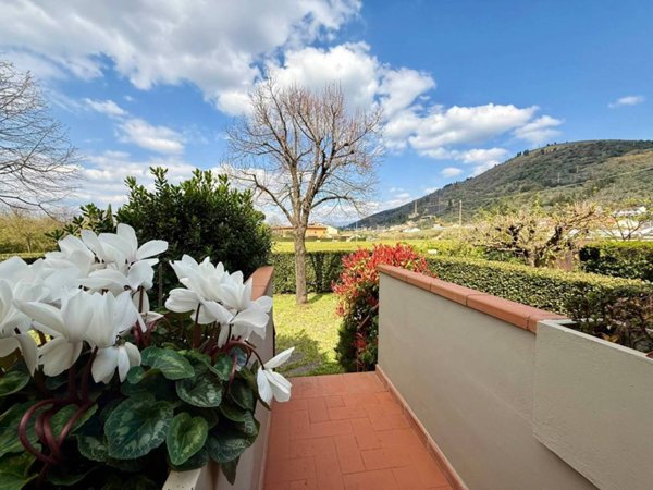 casa indipendente in vendita a Prato in zona La Querce