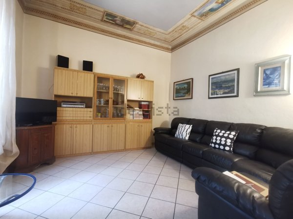 casa indipendente in vendita a Prato