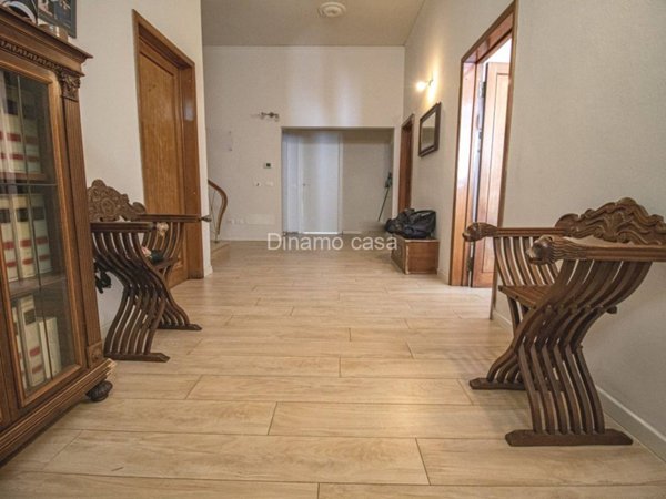 casa indipendente in vendita a Prato