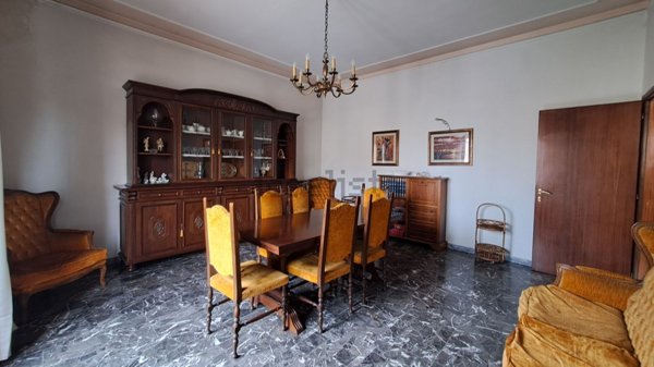 casa indipendente in vendita a Prato