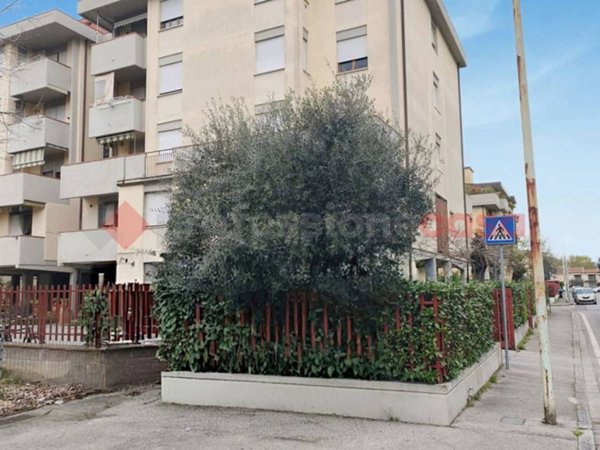 appartamento in vendita a Prato in zona Iolo