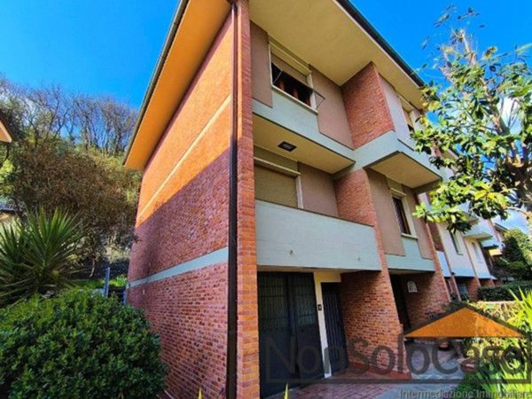 casa indipendente in vendita a Prato in zona Figline