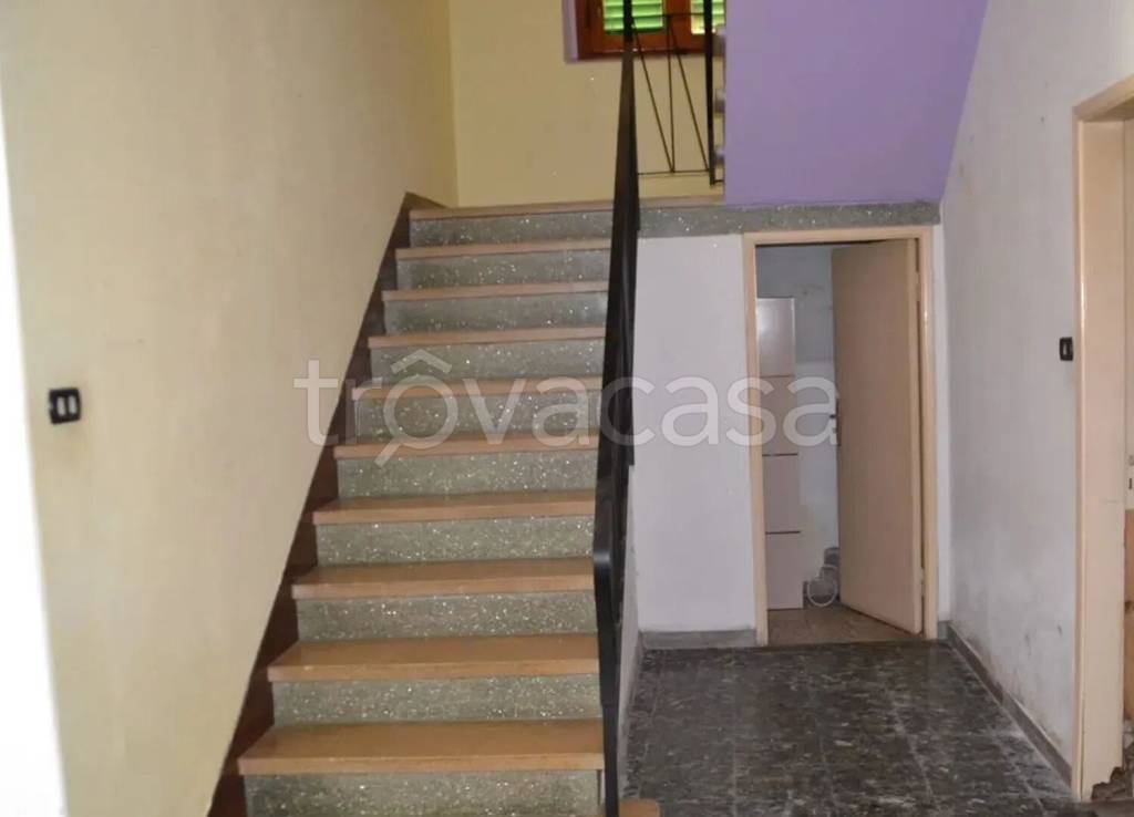 casa indipendente in vendita a Prato in zona Figline