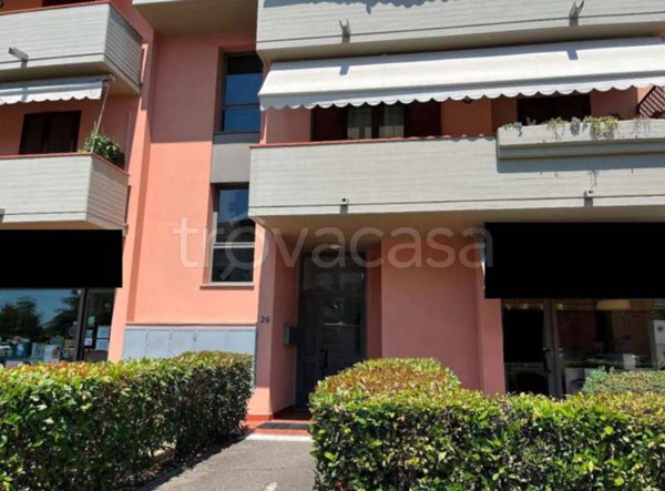 appartamento in vendita a Prato in zona Sant'Ippolito