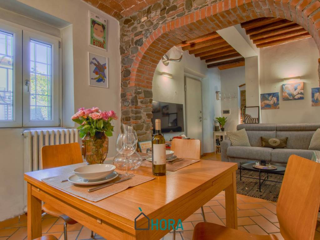 casa indipendente in vendita a Prato