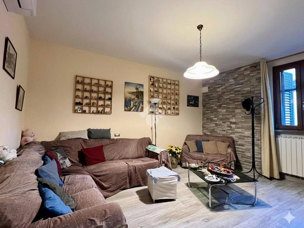 appartamento in vendita a Prato in zona Figline