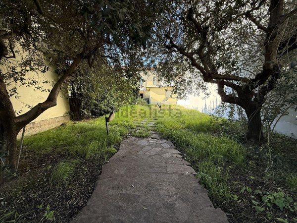 casa indipendente in vendita a Prato in zona Narnali
