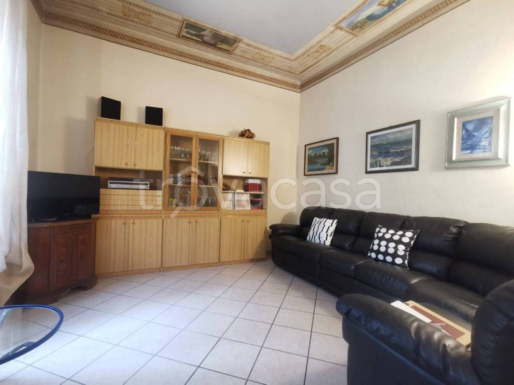 casa indipendente in vendita a Prato