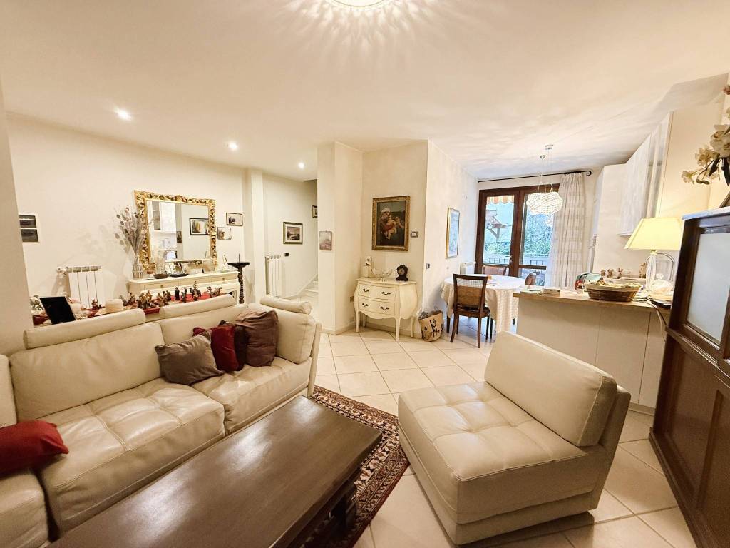 casa indipendente in vendita a Prato in zona Maliseti