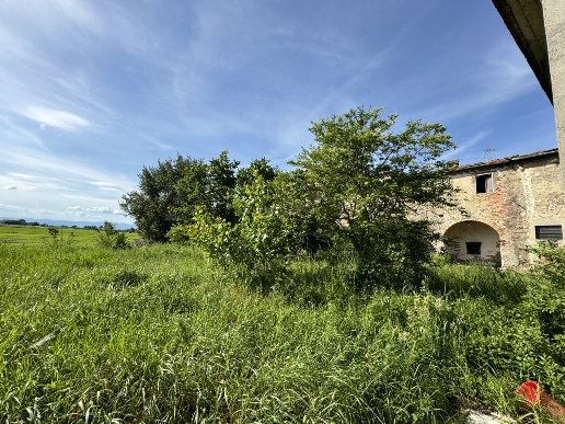 casa indipendente in vendita a Prato in zona Castelnuovo