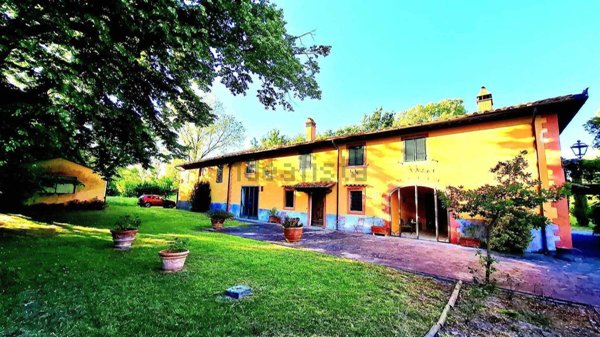 casa indipendente in vendita a Prato