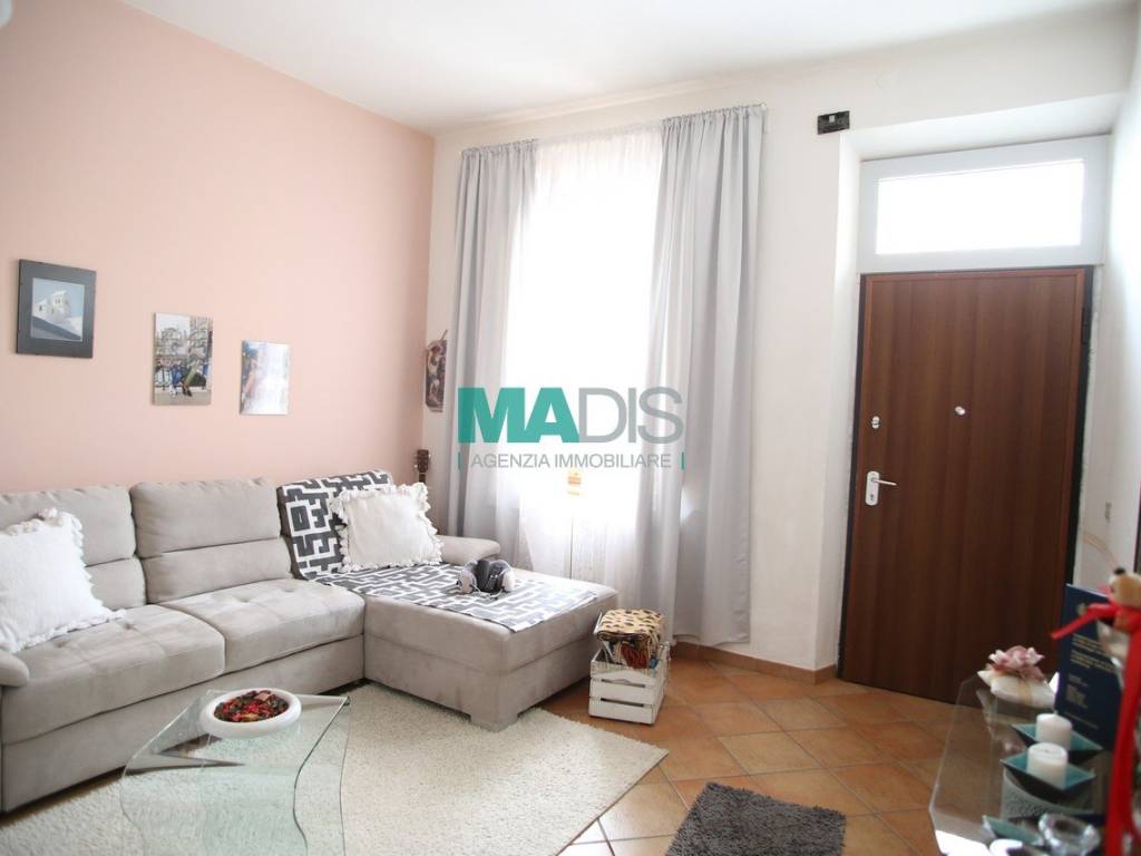 casa indipendente in vendita a Prato