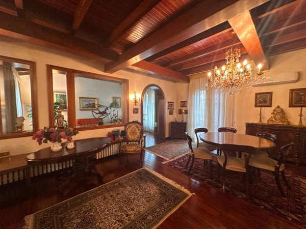 casa indipendente in vendita a Prato in zona Santa Lucia