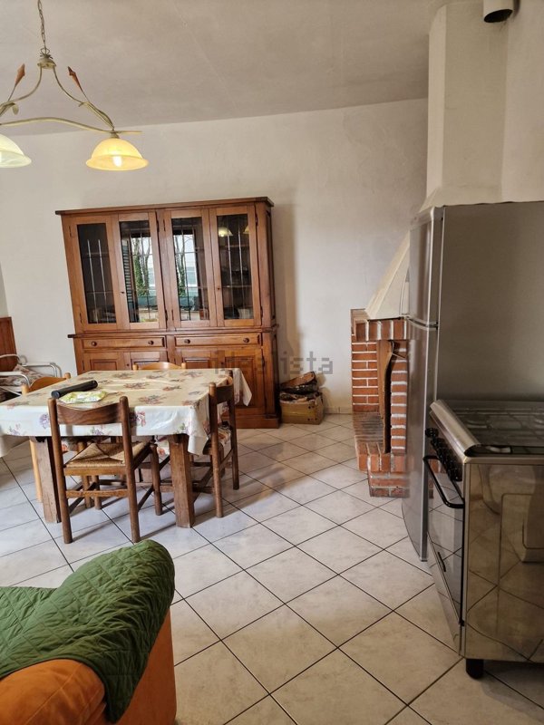 casa indipendente in vendita a Prato