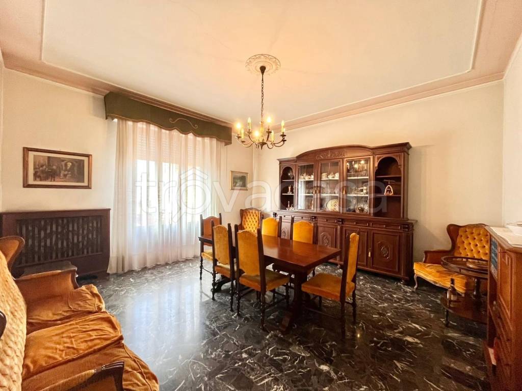 casa indipendente in vendita a Prato in zona Viaccia