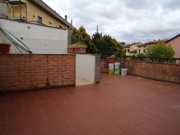 appartamento in vendita a Prato in zona Narnali