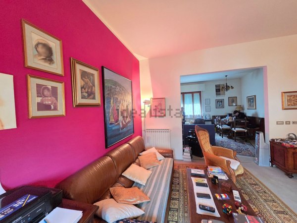 casa indipendente in vendita a Prato in zona Santa Lucia