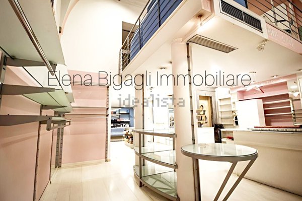 negozio in vendita a Prato
