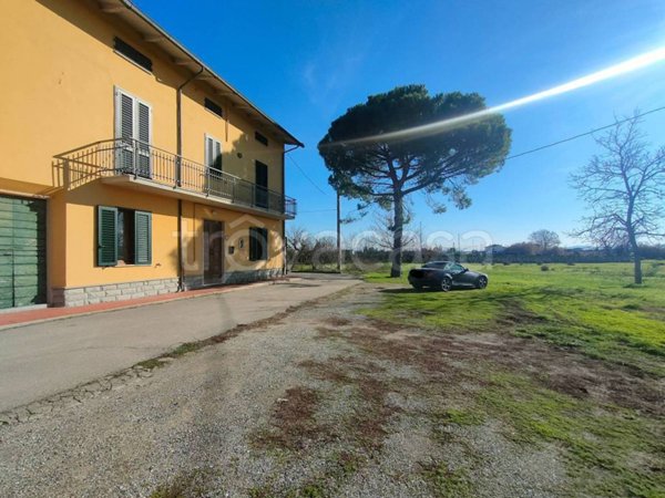 casa indipendente in vendita a Prato in zona Iolo