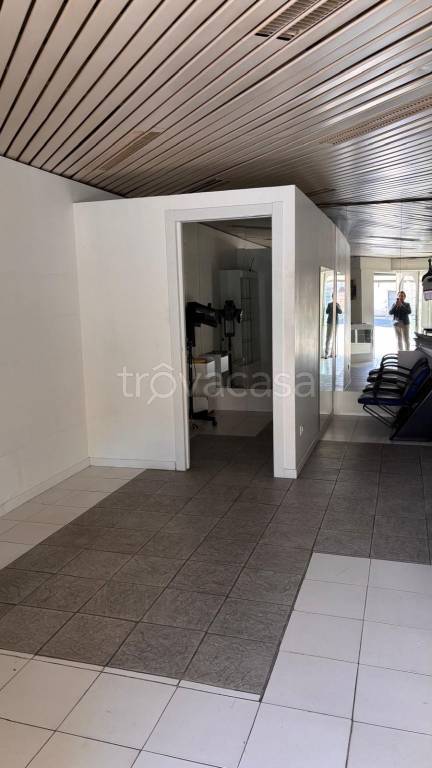 negozio in vendita a Prato