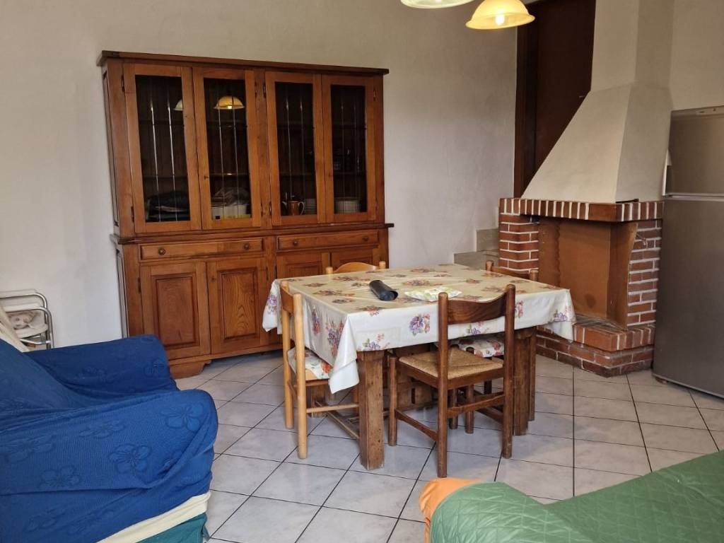 casa indipendente in vendita a Prato