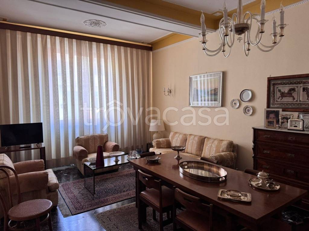 casa indipendente in vendita a Prato