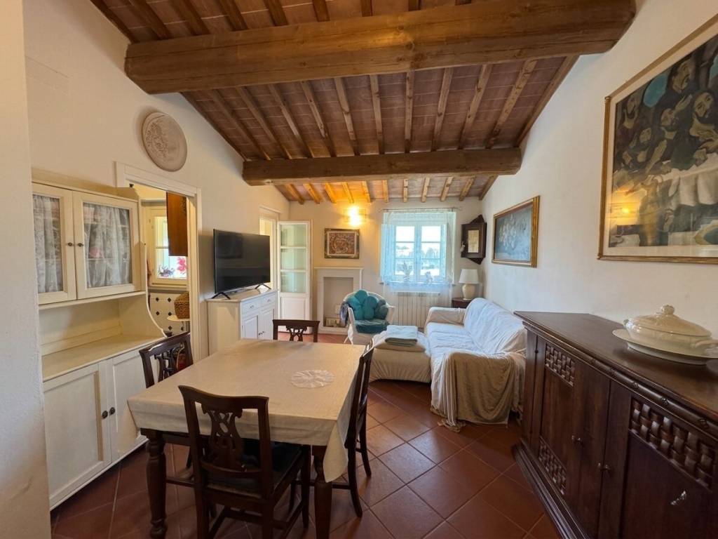 appartamento in vendita a Prato in zona Fontanelle