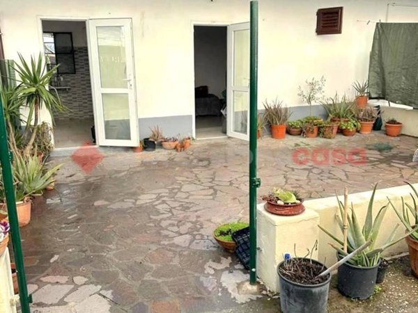 casa indipendente in vendita a Prato in zona Vergaio