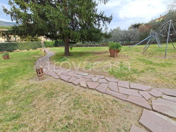 casa indipendente in vendita a Prato in zona Figline