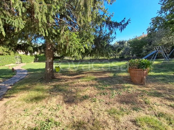 casa indipendente in vendita a Prato in zona Figline