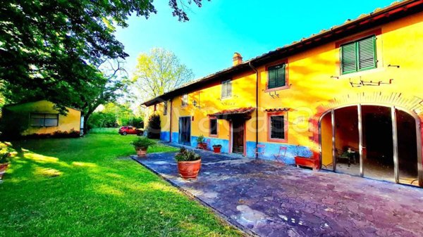 villa in vendita a Prato in zona Casale