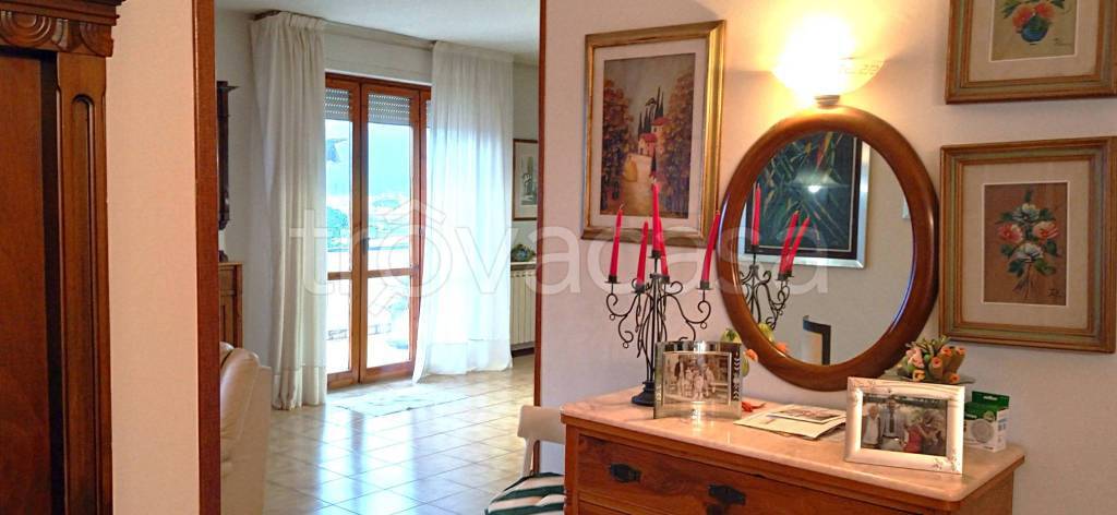 appartamento in vendita a Prato in zona Le Badie