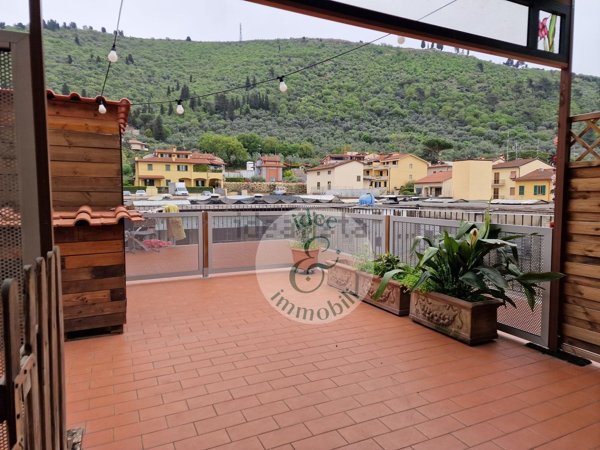 appartamento in vendita a Prato in zona La Macine