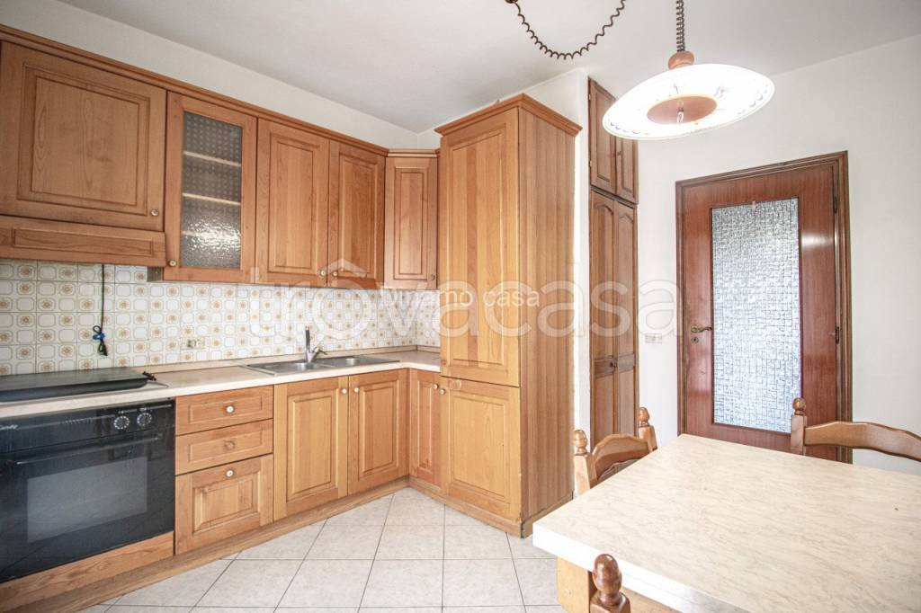 appartamento in vendita a Prato in zona Le Badie