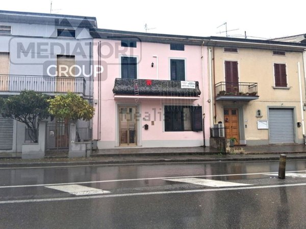 casa indipendente in vendita a Prato in zona Grignano