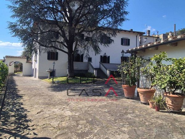 casa indipendente in vendita a Prato in zona Coiano
